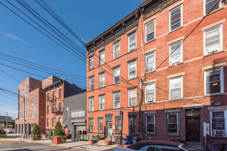 89 Luquer St in Brooklyn, NY - Building Photo - Building Photo