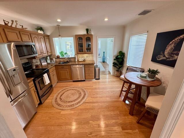 property at 642 N Oak St