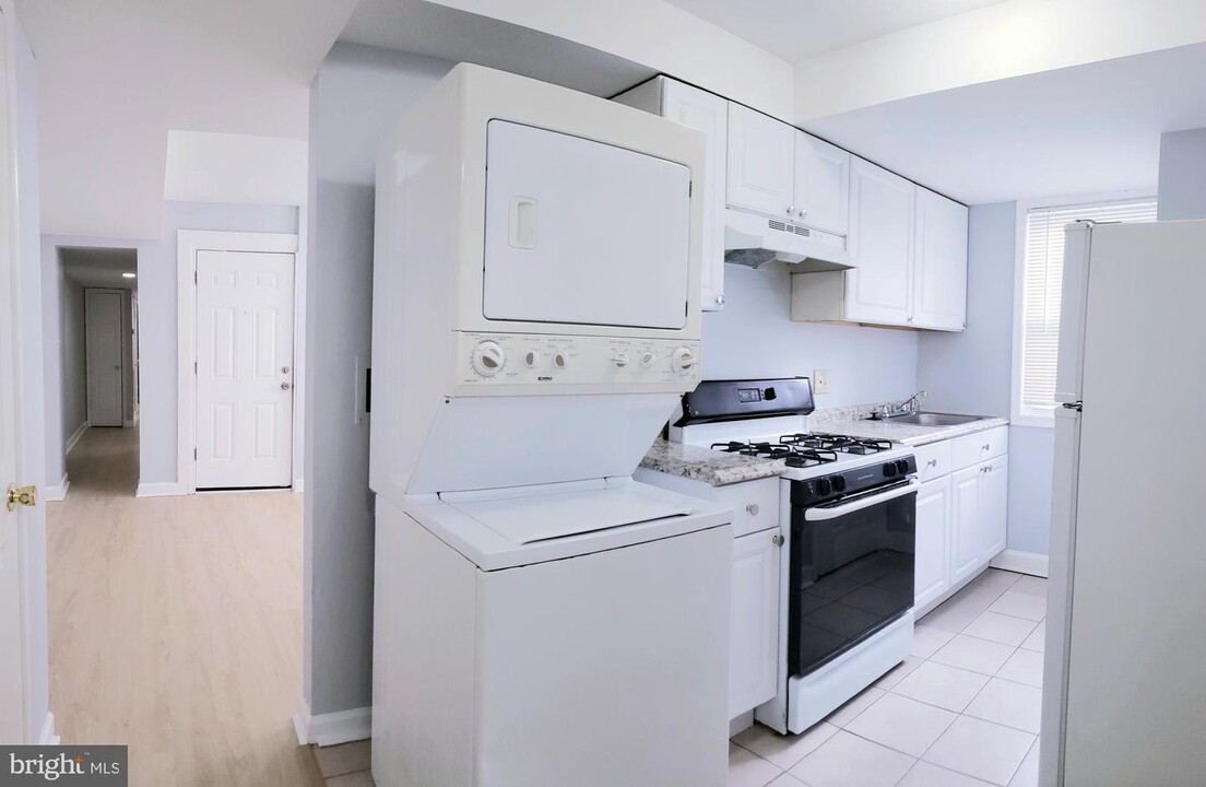 4246 6th St SE-Unit -2 in Washington, DC - Building Photo