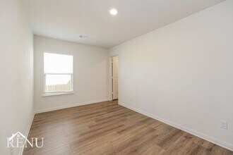 116 Somerdale Pass in Jarrell, TX - Building Photo - Building Photo