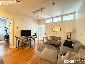 72 Egmont St, Unit 2 in Brookline, MA - Building Photo - Building Photo