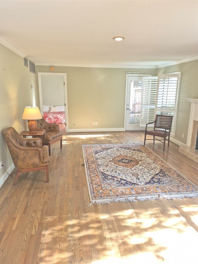 property at 1601 S Shepherd Dr