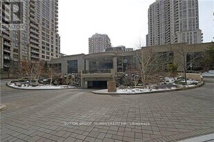 3880 Duke of York Blvd in Mississauga, ON - Building Photo