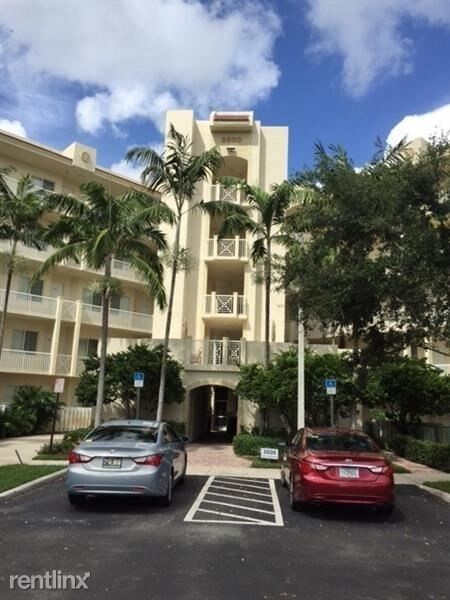 3500 Oaks Clubhouse Dr-Unit -# 507 in Pompano Beach, FL - Building Photo