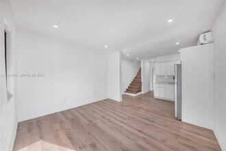 6913 NW 4th Ct in Miami, FL - Building Photo - Building Photo