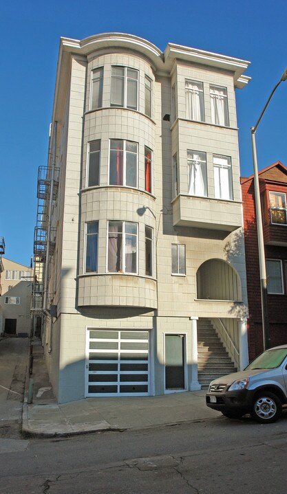 570-574 Filbert St in San Francisco, CA - Building Photo