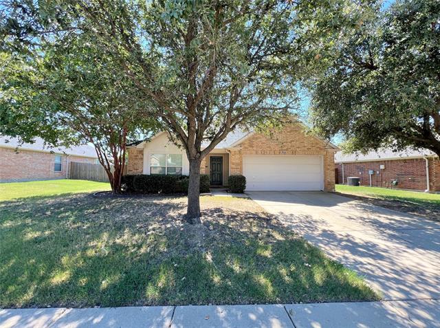 3804 Luck Hole Dr in Denton, TX - Building Photo