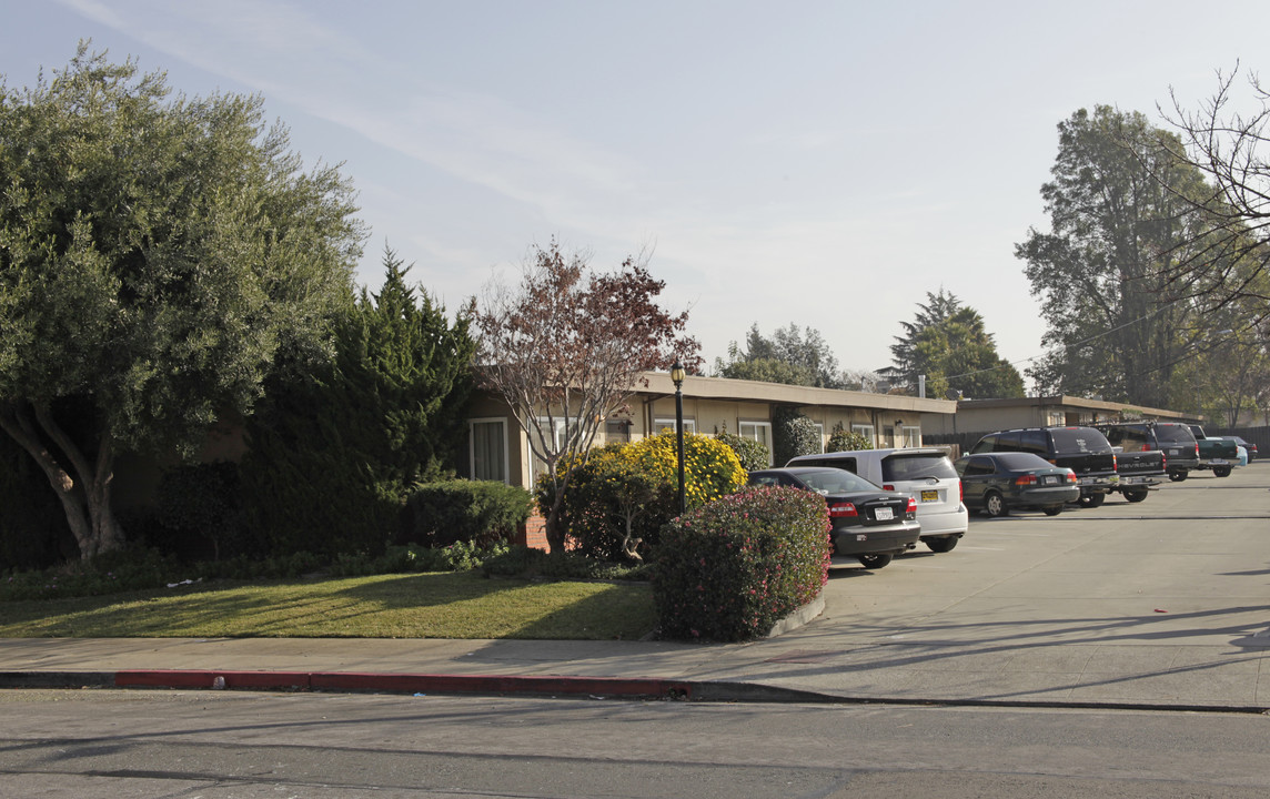 Blossom Way Apartments in Hayward, CA - Building Photo