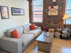 274 Cambridge St, Unit 5 in Boston, MA - Building Photo - Building Photo