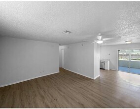 1541 SW Curry St in Port St. Lucie, FL - Building Photo - Building Photo