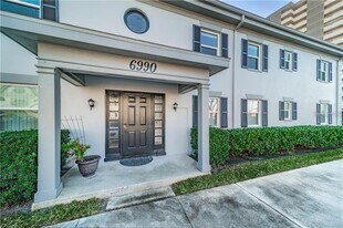 6990 Place De La Paix in South Pasadena, FL - Building Photo