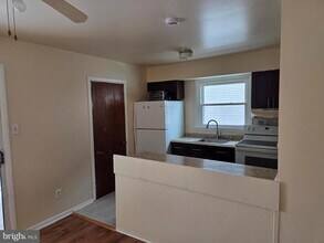 15 W Plumstead Ave in Lansdowne, PA - Building Photo - Building Photo