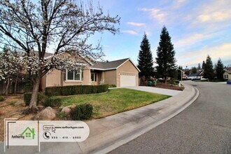 1447 Jen Way in Redding, CA - Building Photo - Building Photo