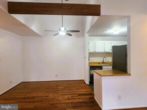18202 Chalet Dr in Germantown, MD - Building Photo - Building Photo