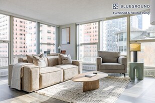 5600 N Sheridan Rd in Chicago, IL - Building Photo