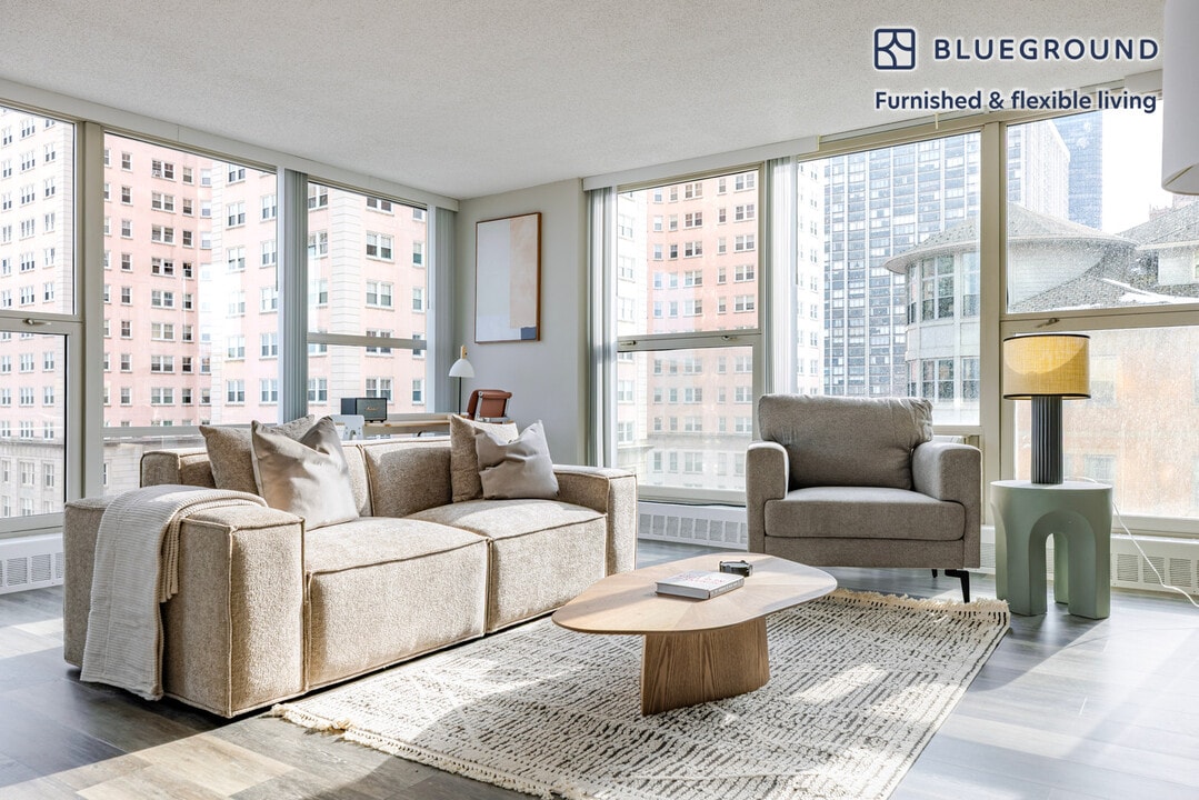 5600 N Sheridan Rd in Chicago, IL - Foto de edificio