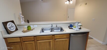 6076 Maggies Cir in Jacksonville, FL - Building Photo - Building Photo