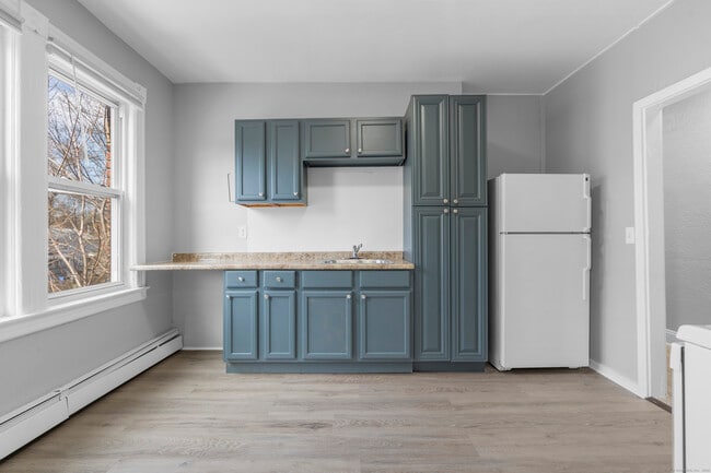 202 Mather St in Hartford, CT - Building Photo - Building Photo