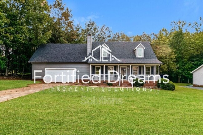 property at 814 N Greenbriar St