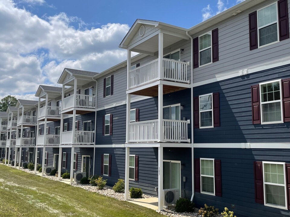 Fieldchase Senior Apartments in Loveland, OH - Building Photo