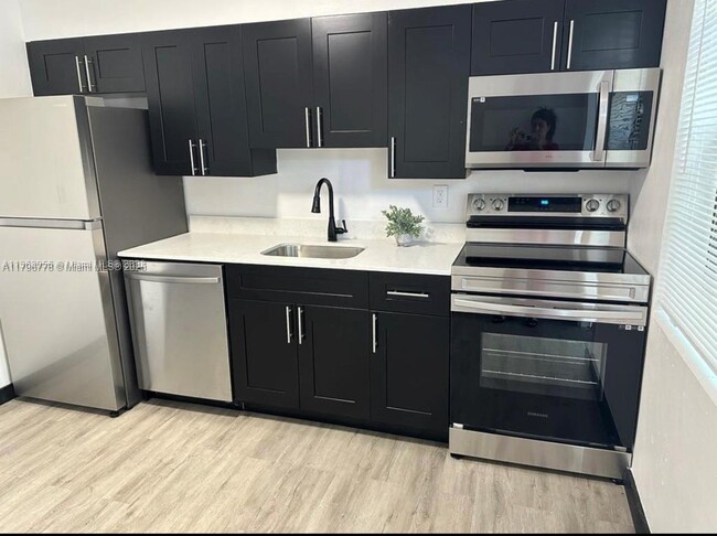 property at 725 NW 1st Ct