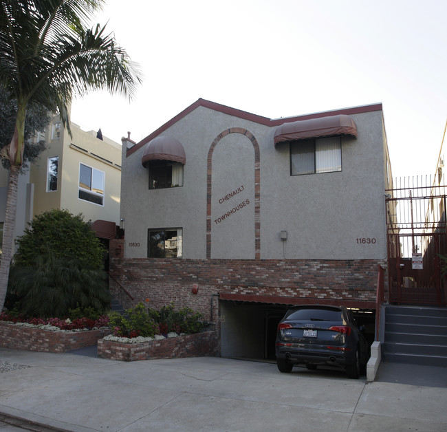 Chenault Townhomes in Los Angeles, CA - Building Photo - Building Photo