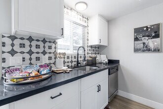 The Luxe Apartments in Sacramento, CA - Building Photo - Building Photo