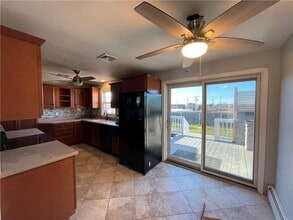 9 Wilson Rd in Middletown, RI - Building Photo - Building Photo