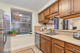 7 Prospect St in Morristown, NJ - Building Photo - Building Photo