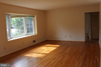545 Beall Ave in Rockville, MD - Building Photo - Building Photo