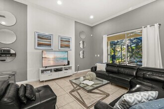 4140 Oak Tree Dr in Davenport, FL - Foto de edificio - Building Photo