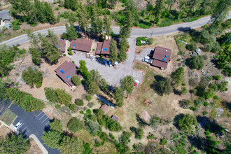 48522-48556 Victoria Ln in Oakhurst, CA - Building Photo - Building Photo