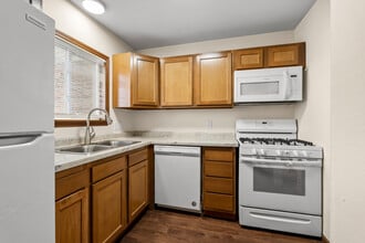 Arrowhead Apartments and Townhomes in La crosse, WI - Foto de edificio - Building Photo