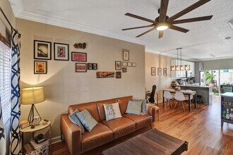 2000 Taylor St, Unit 2A in Hollywood, FL - Foto de edificio - Building Photo