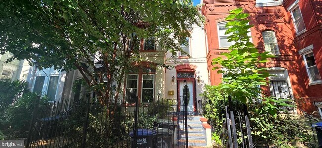 824 7th St NE in Washington, DC - Building Photo - Building Photo