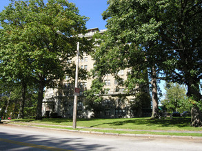 University Tower Senior Apartments in Cleveland, OH - Building Photo - Building Photo