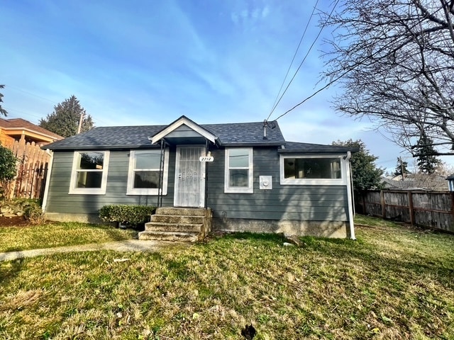 2712 E 11th St in Bremerton, WA - Building Photo - Building Photo