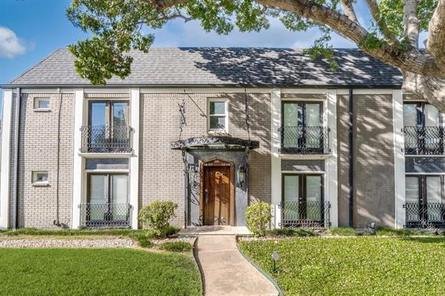 10111 Regal Park Ln in Dallas, TX - Building Photo