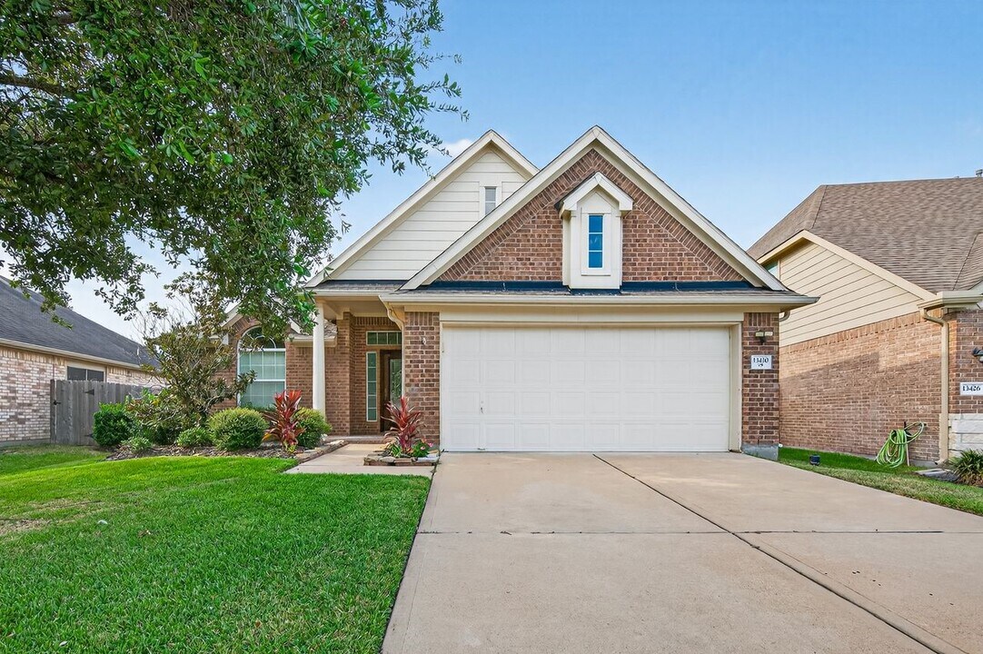 13430 Barons Lake Ln in Cypress, TX - Building Photo
