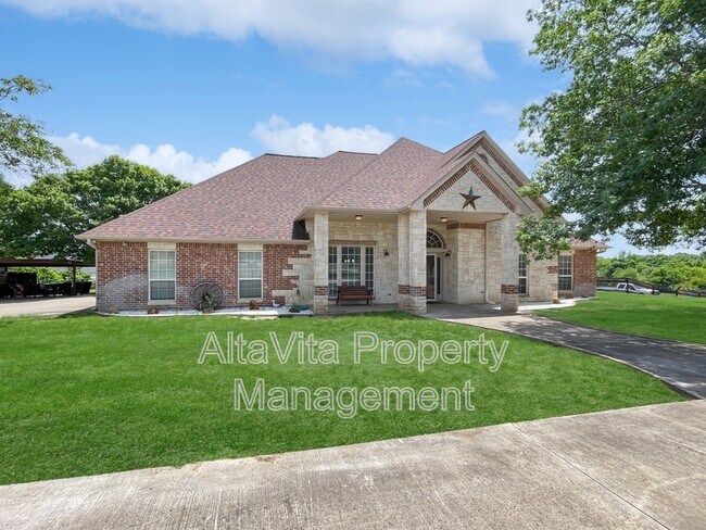 155 Summer Stone Ct in Weatherford, TX - Building Photo - Building Photo