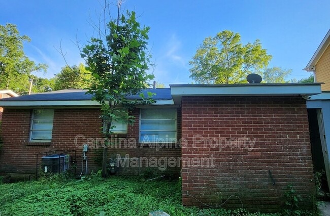 1733 Finchley Dr in Charlotte, NC - Building Photo - Building Photo