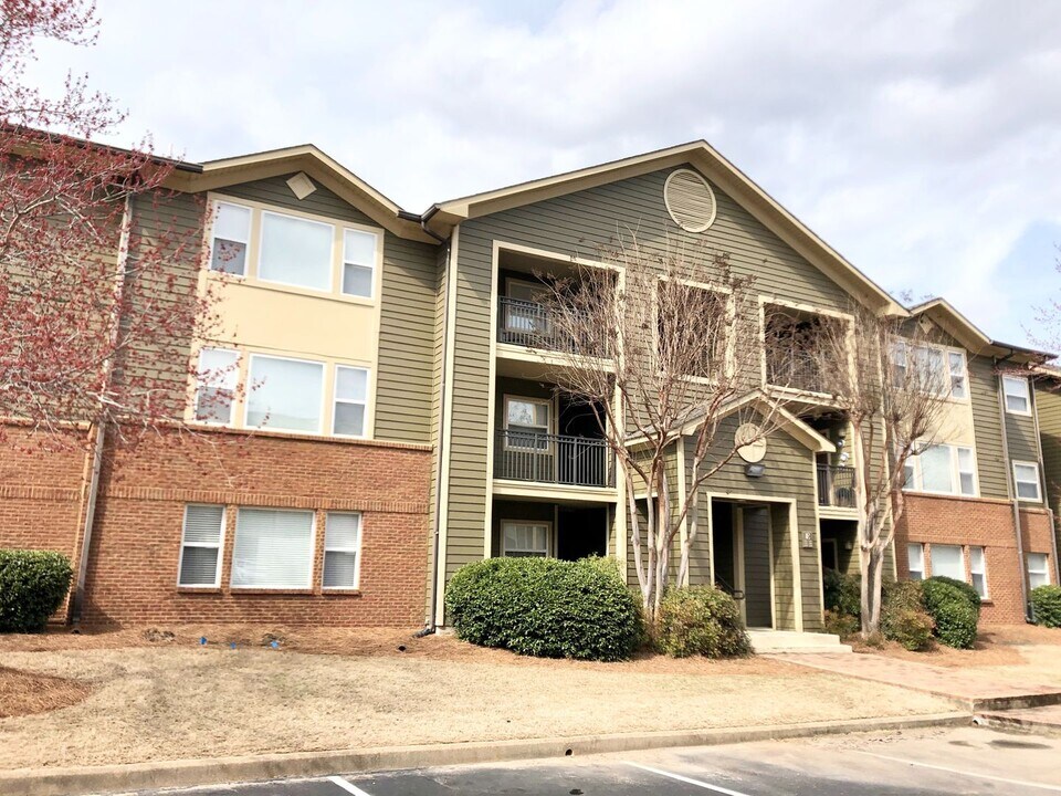 2100 Old Taylor Rd in Oxford, MS - Building Photo
