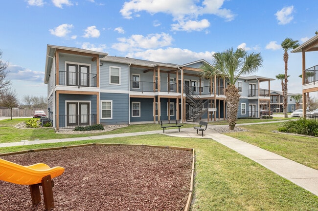 Paso Real in San Benito, TX - Foto de edificio - Building Photo