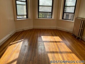 17-19 Washington St., Unit 201 in Malden, MA - Building Photo - Building Photo