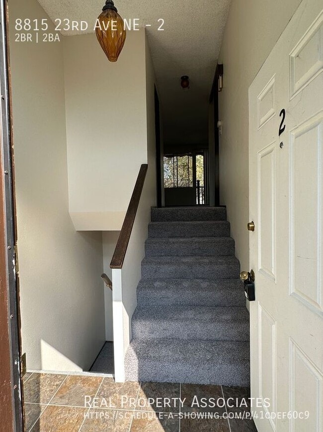 8815 23rd Ave NE in Seattle, WA - Building Photo - Building Photo