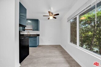 2636 Kansas Ave in Santa Monica, CA - Building Photo - Building Photo