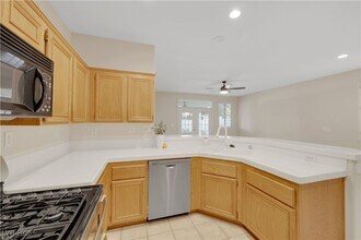 310 Fancrest St in Henderson, NV - Building Photo - Building Photo