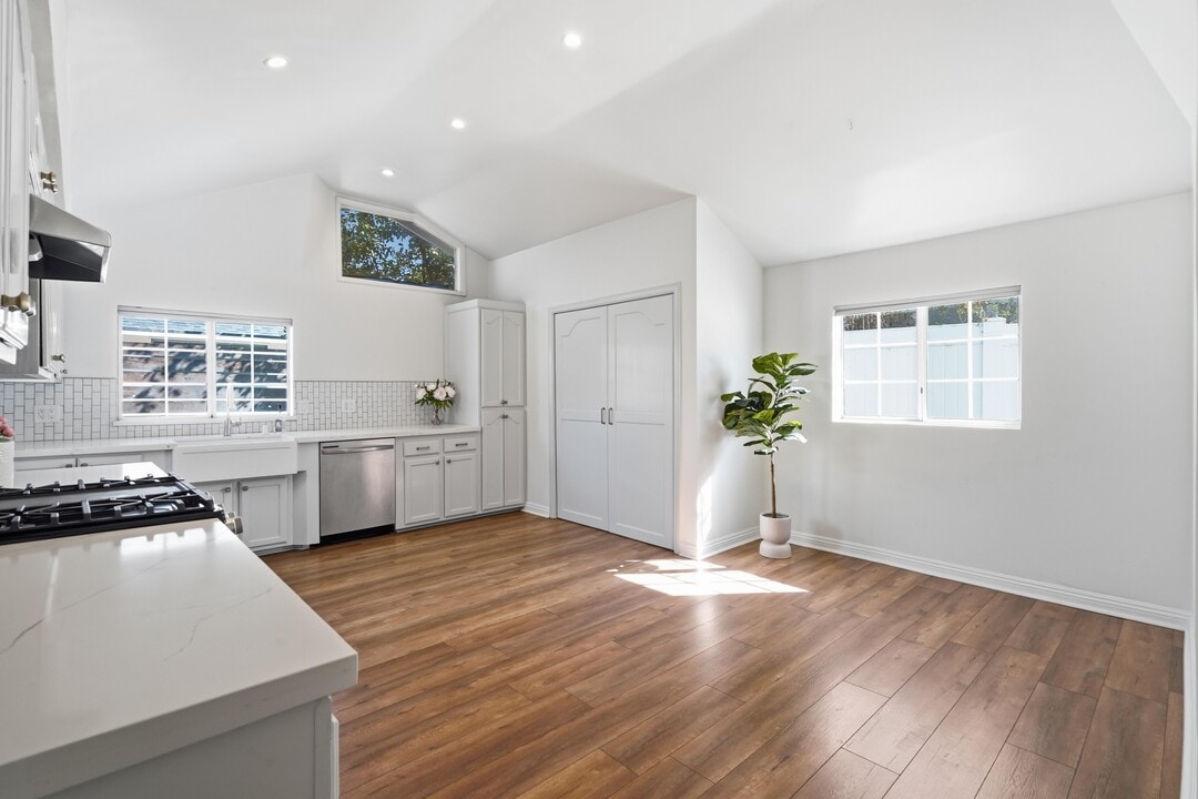 6120 Case Ave in North Hollywood, CA - Building Photo