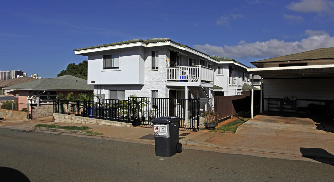 3328 George St in Honolulu, HI - Building Photo