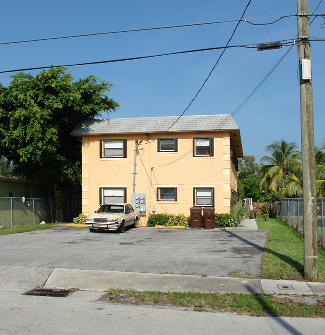 421 NW 7th Ter in Fort Lauderdale, FL - Building Photo - Building Photo